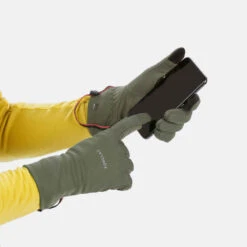 Gants Tactiles Et Stretch De Trekking Montagne - MT500 12 Gants Tactiles Et Stretch De Trekking Montagne - MT500 -Magasin De Vêtements De Sport gants tactiles et stretch de trekking montagne mt500 3