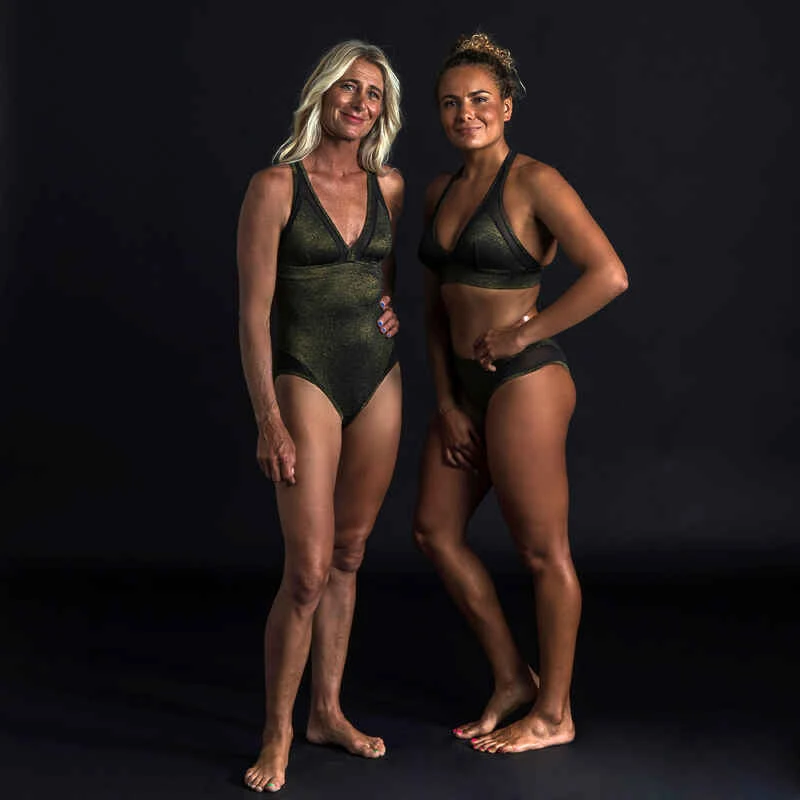 MAILLOT DE BAIN DE SURF 1 PIECE FEMME DOS X ISA PAILLETE NOIR OR 8 MAILLOT DE BAIN DE SURF 1 PIECE FEMME DOS X ISA PAILLETE NOIR OR – Image 8