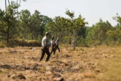 Pantalon Léger Et Respirant Chasse Homme - 500 Beige 11 Pantalon Léger Et Respirant Chasse Homme - 500 Beige -Magasin De Vêtements De Sport pantalon leger et respirant chasse 500 marron fonce 2