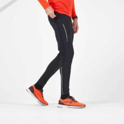 PANTALON RUNNING HOMME COUPE FITTEE KIPRUN LIGHT NOIR -Magasin De Vêtements De Sport pantalon running homme coupe fittee kiprun light noir 2