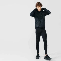 SWEAT ZIPPÉ A CAPUCHE DE RUNNING HOMME KALENJI WARM + NOIR -Magasin De Vêtements De Sport sweat zippe a capuche de running homme kalenji warm noir 2