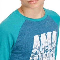 T-Shirt 500 Manches Longues Gym Garçon Imprimé Bleu Pétrole -Magasin De Vêtements De Sport t shirt 500 manches longues gym garcon imprime bleu marine 6