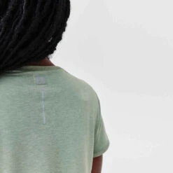 Kalenji T-shirt Running Doux Et Respirant Femme - Soft Kaki 14 Kalenji T-shirt Running Doux Et Respirant Femme - Soft Kaki -Magasin De Vêtements De Sport t shirt running respirant femme soft gris 4