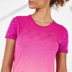 TEE SHIRT RUNNING FEMME RESPIRANT KIPRUN CARE ROUGE -Magasin De Vêtements De Sport tee shirt running femme respirant kiprun care corail 3