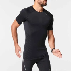 T-SHIRT RUNNING HOMME RESPIRANT KIPRUN SKINCARE NOIR -Magasin De Vêtements De Sport tee shirt running homme respirant kiprun skincare noir 4