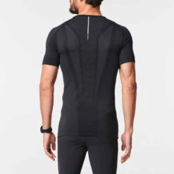 T-SHIRT RUNNING HOMME RESPIRANT KIPRUN SKINCARE NOIR -Magasin De Vêtements De Sport tee shirt running homme respirant kiprun skincare noir 7