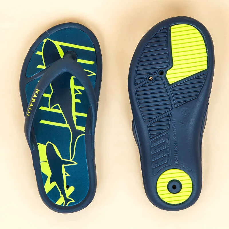 Tongs De Piscine Enfants - Tonga 500 Print - Shark Bleu 4 Tongs De Piscine Enfants - Tonga 500 Print - Shark Bleu – Image 4